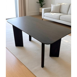 Designer Ovaltisch Bled – ein eleganter ovaler Tisch aus Natureiche: eine Kombination aus Form, Funktion und Stil