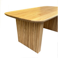 Ovaler Designertisch, für Wohnzimmer, Küche, für Unternehmen, aus massiver Muza-Eiche