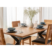 Ein moderner Designer-Eichentisch mit gerader Kante und Virginia-Metallbeinen